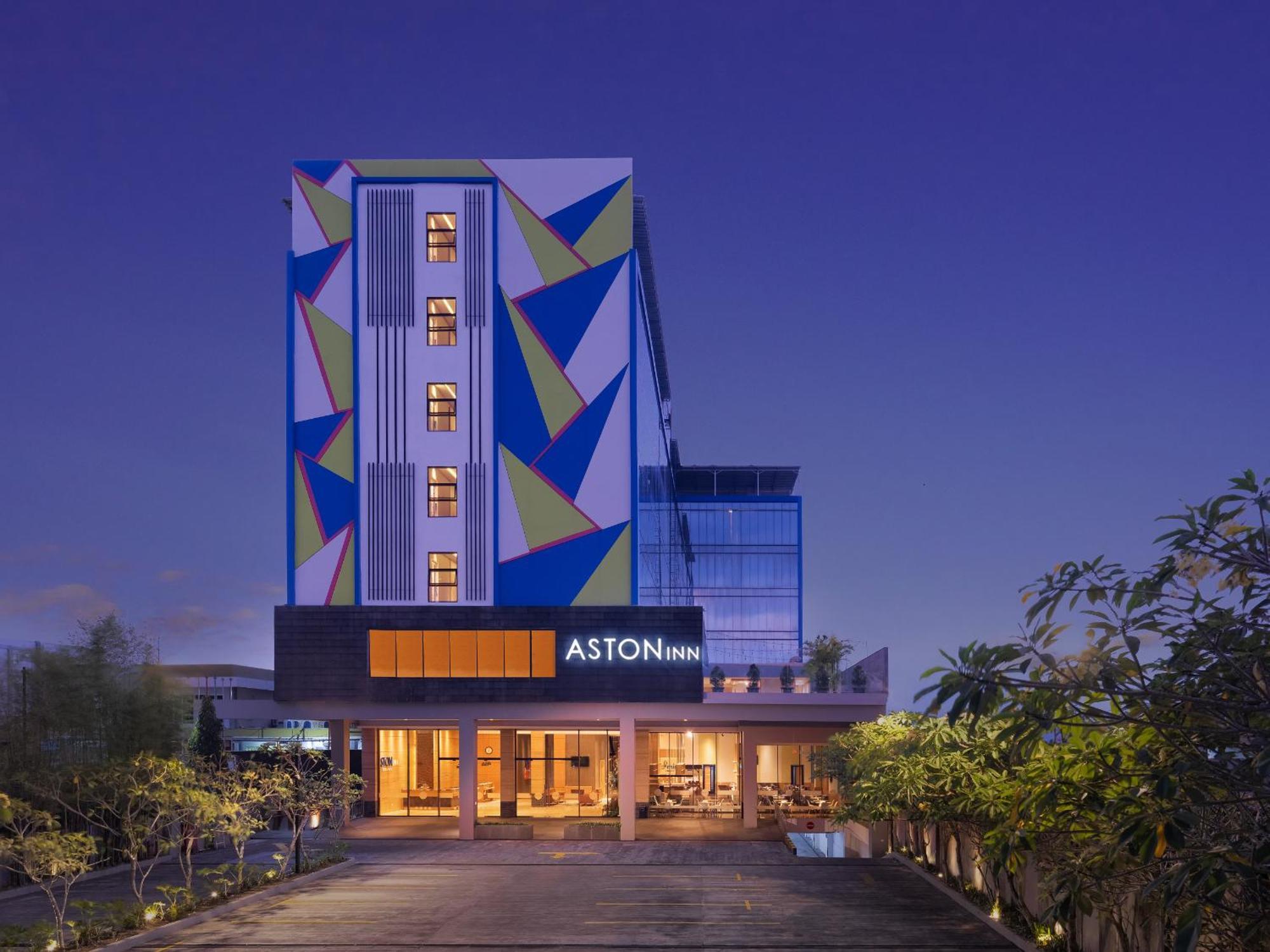 Aston Inn Тасікмалая Екстер'єр фото